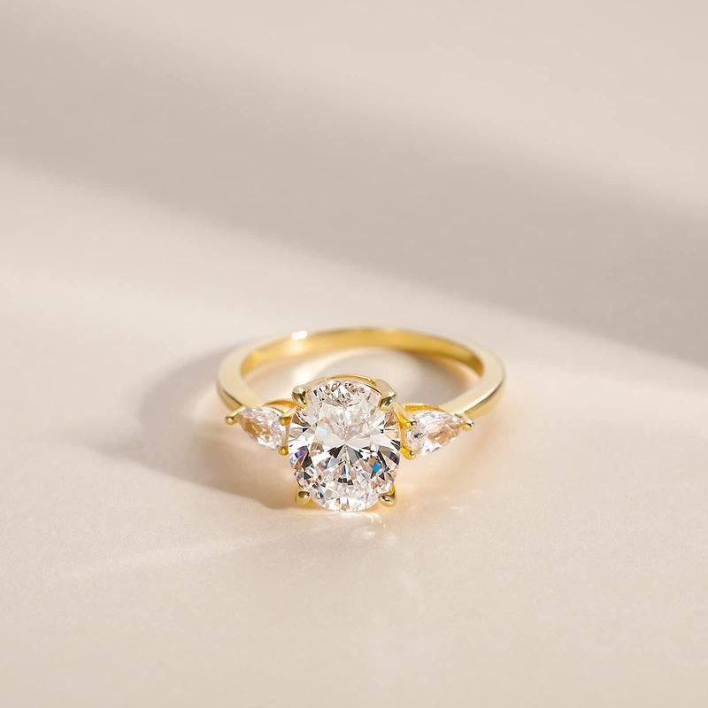 S925 Elegant Pear Accented Oval Brilliant Cut Ring