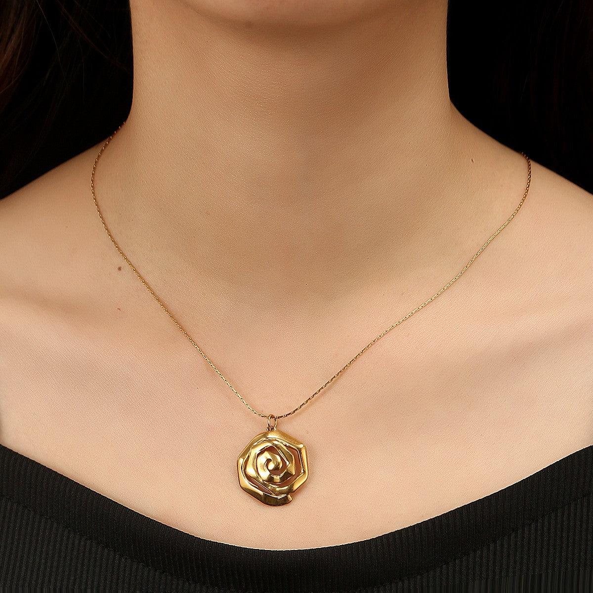 Classy French Floral Pendant Necklace
