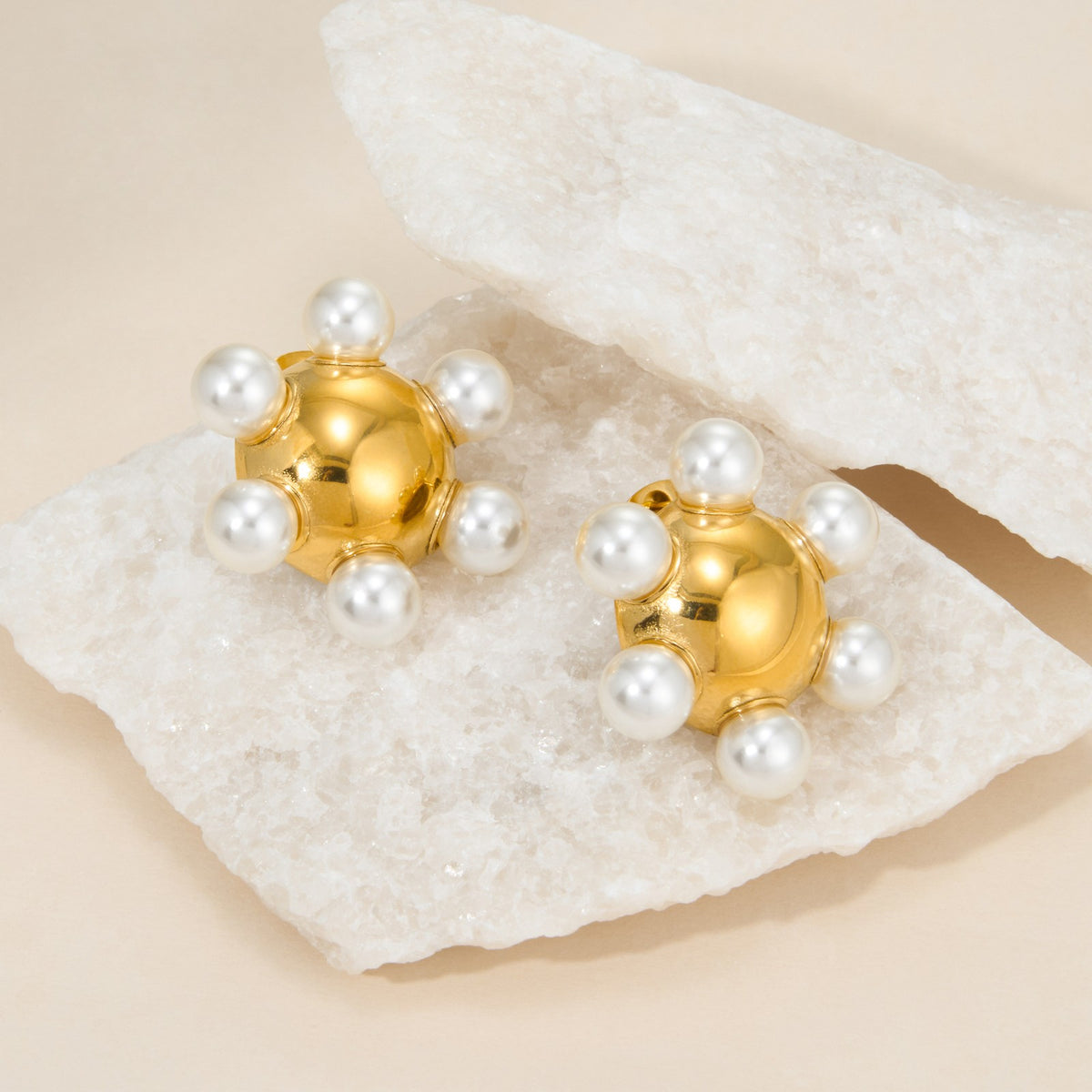 18k Classy Geometric Pearl Stud Earrings