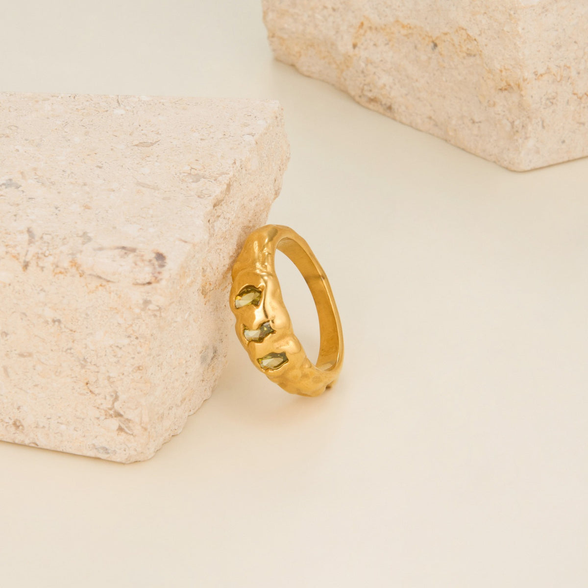 18k Boho Textured Zircon Ring