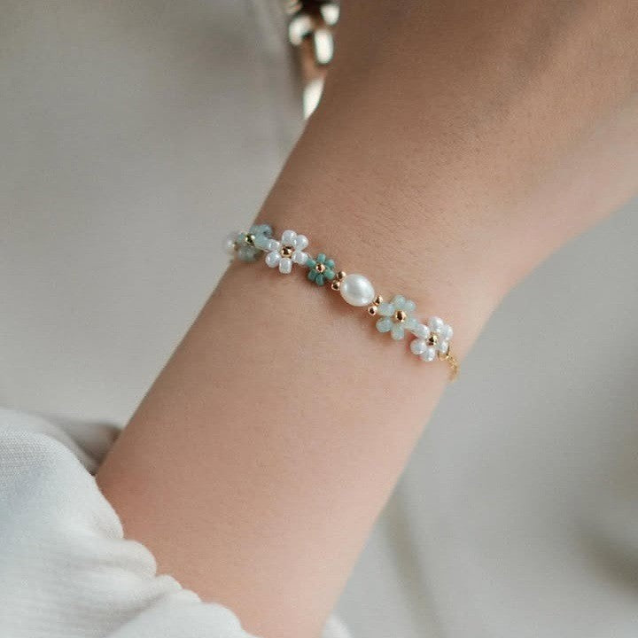Dainty Floral Faux Pearl Bracelet