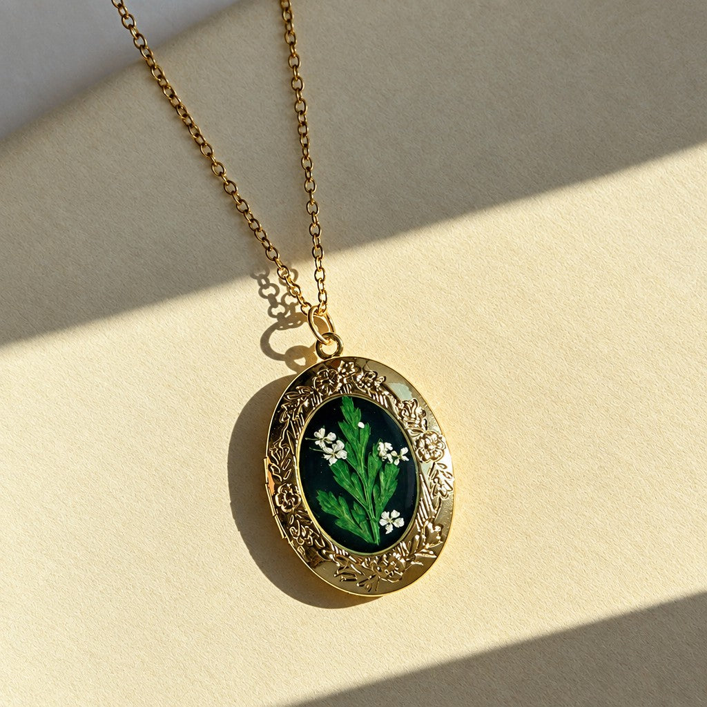 Romantic Pressed Flower Heart Locket Necklace