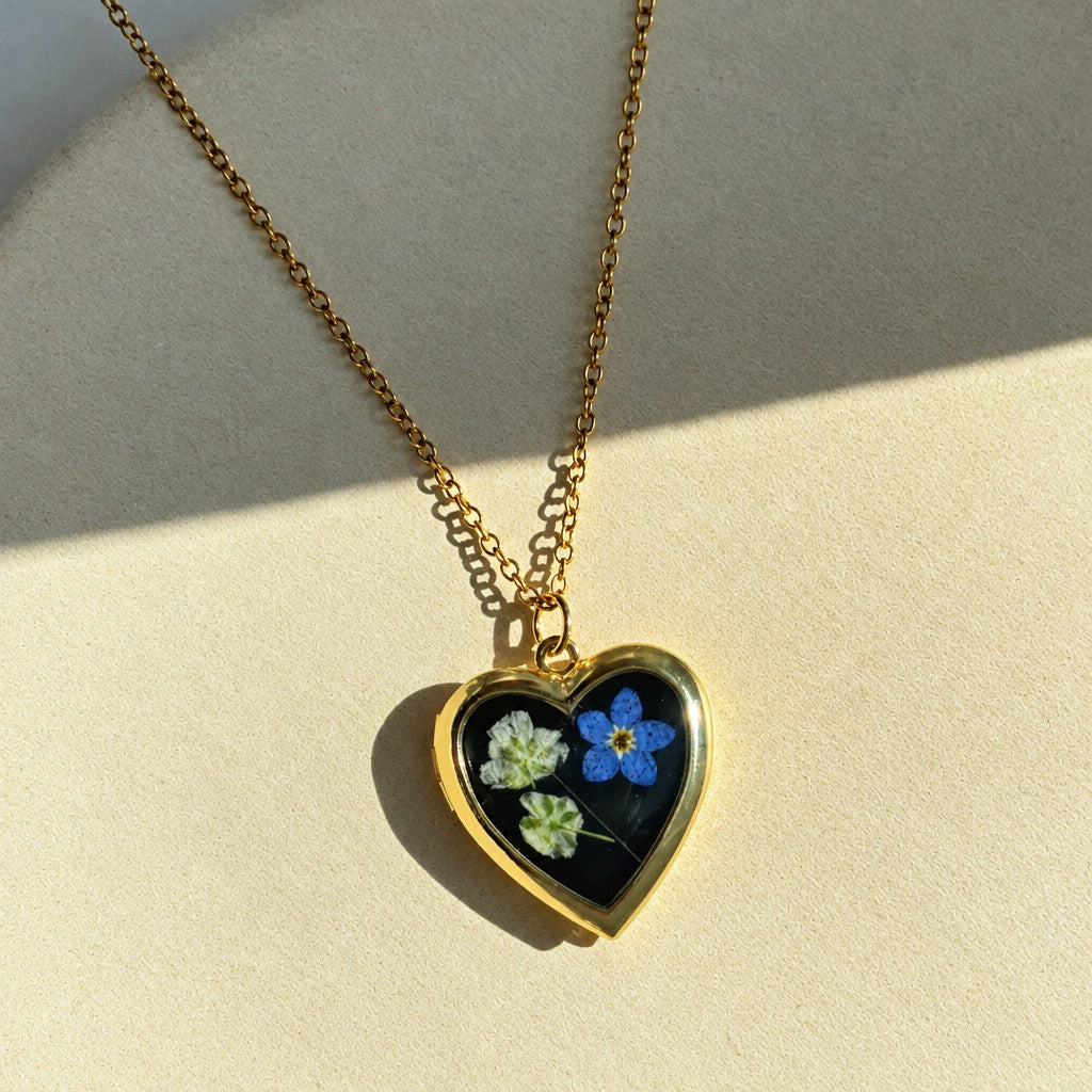 Romantic Pressed Flower Heart Locket Necklace