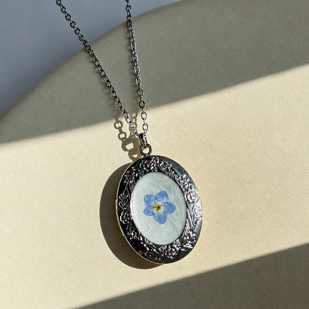 Romantic Pressed Flower Heart Locket Necklace