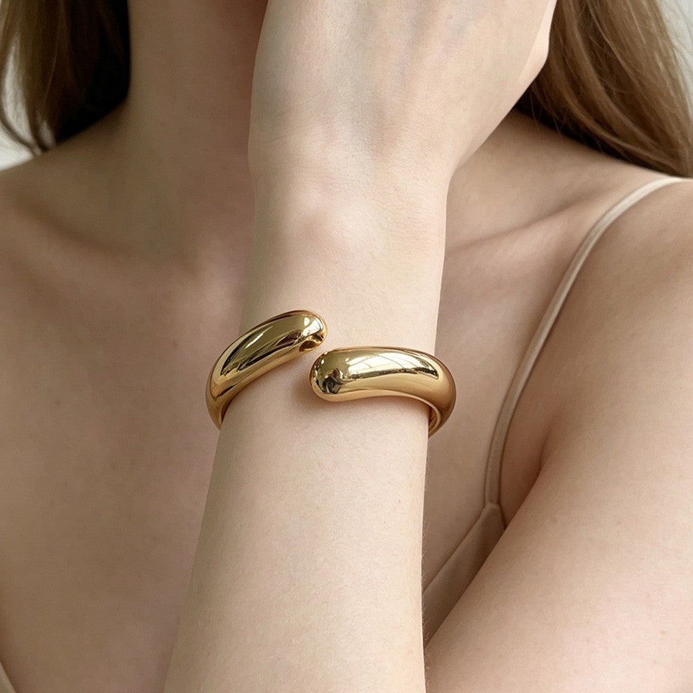 Classy Sculptural Wave Open Bangle