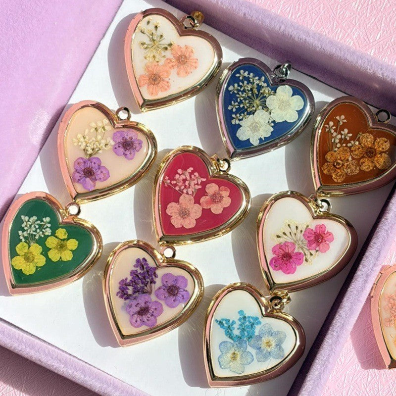 Romantic Dried Flower Heart Locket Necklace