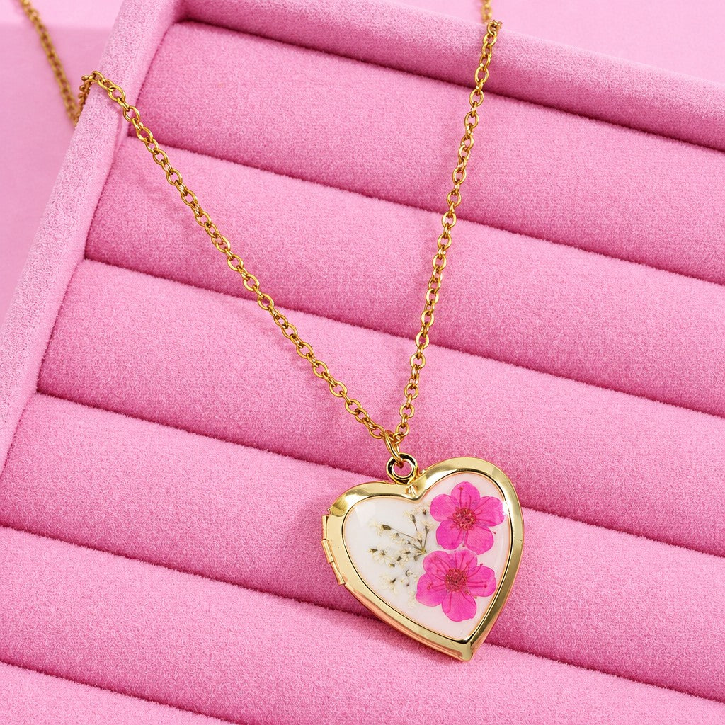 Romantic Dried Flower Heart Locket Necklace
