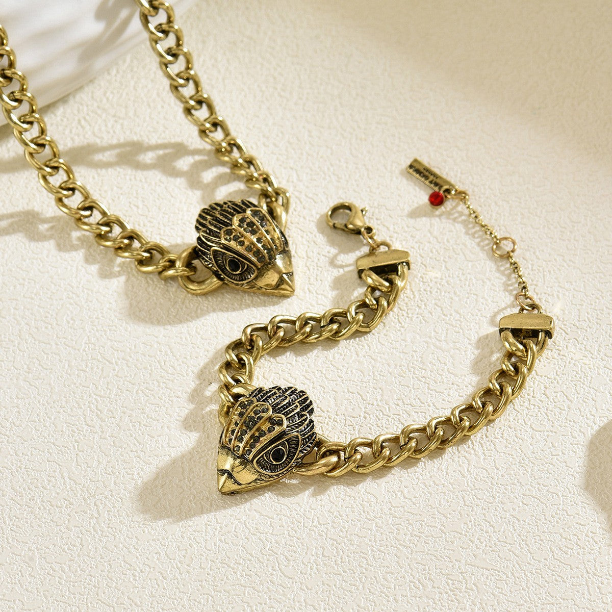 Classy Vintage Eagle Head Necklace Bracelet Set