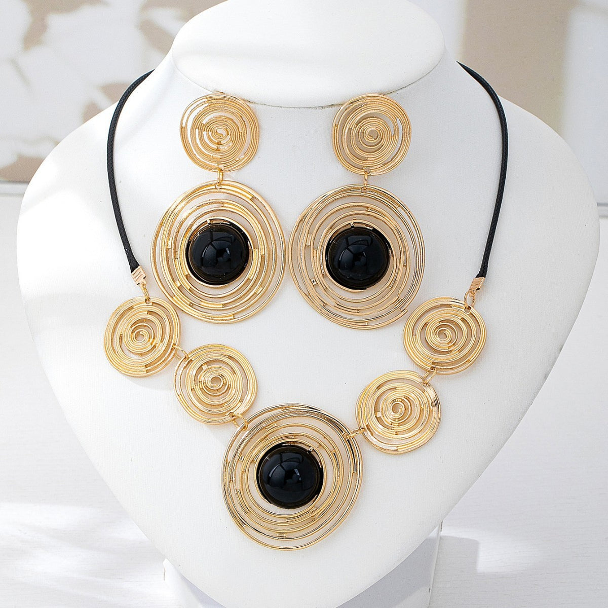Classy Vintage Spiral Circle Necklace & Earring Set