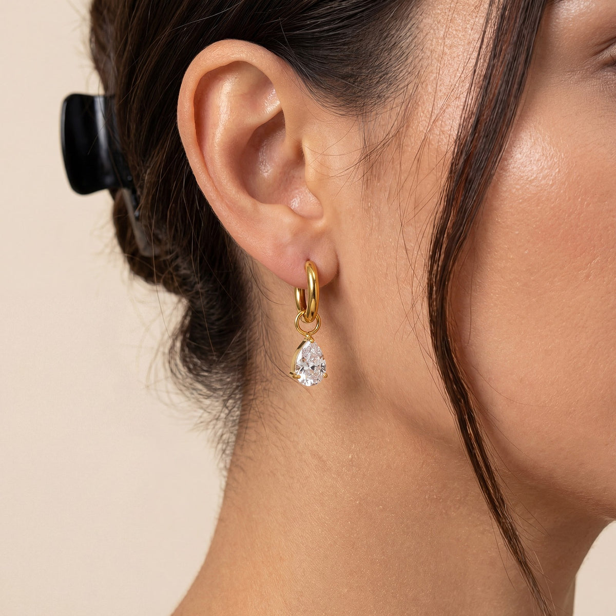 18k Dainty Teardrop Zircon Huggie Earrings