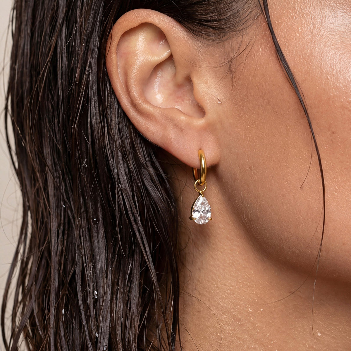 18k Dainty Teardrop Zircon Huggie Earrings