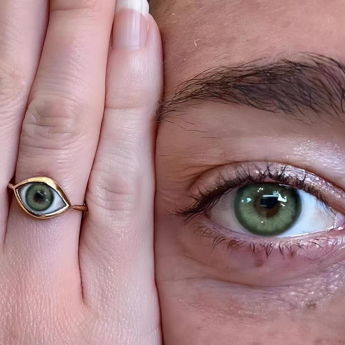 Statement Crying Eye Teardrop Ring
