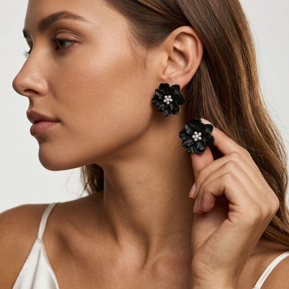 Classy Black Resin Flower Stud Earrings