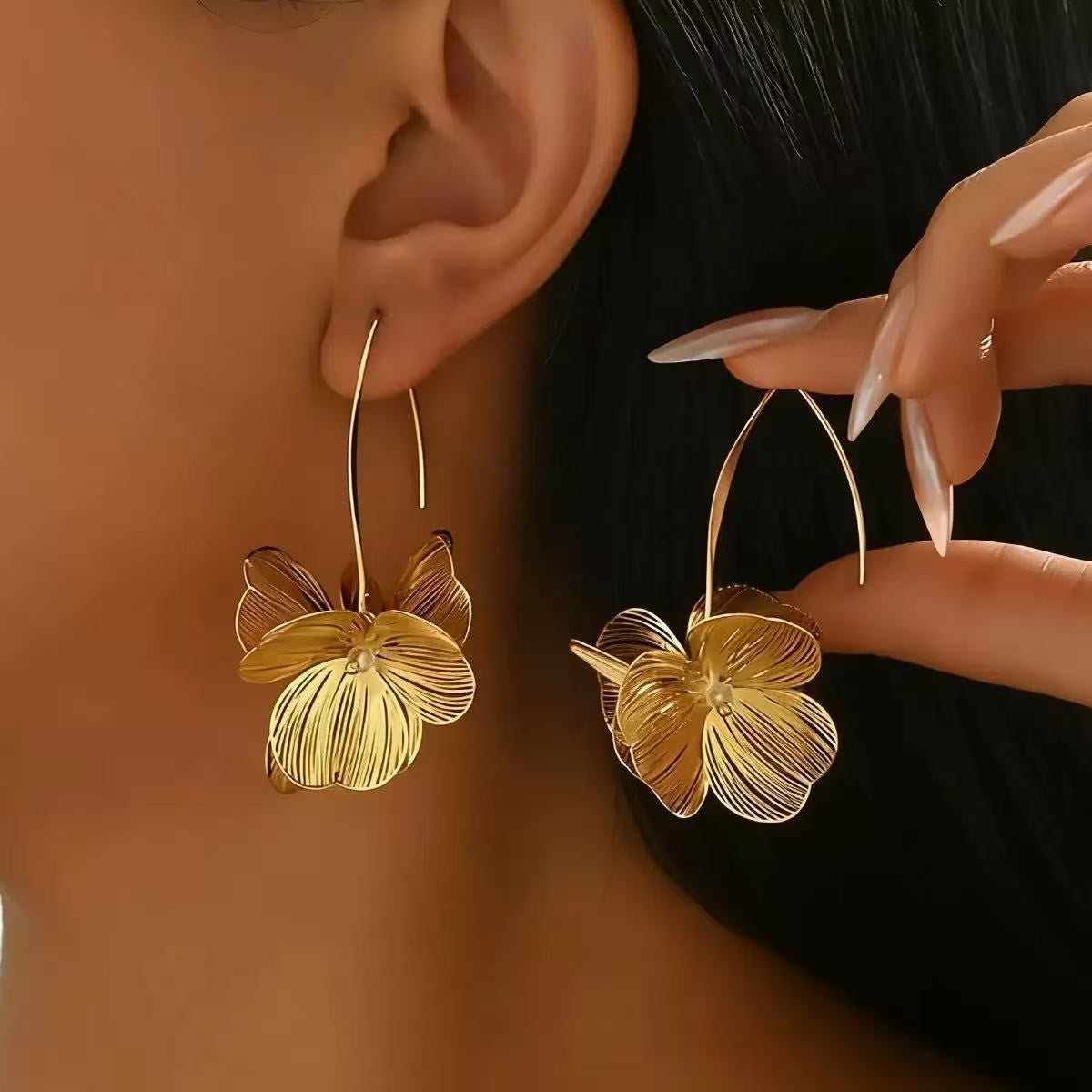 Classy Textured Floral Drop Earrings