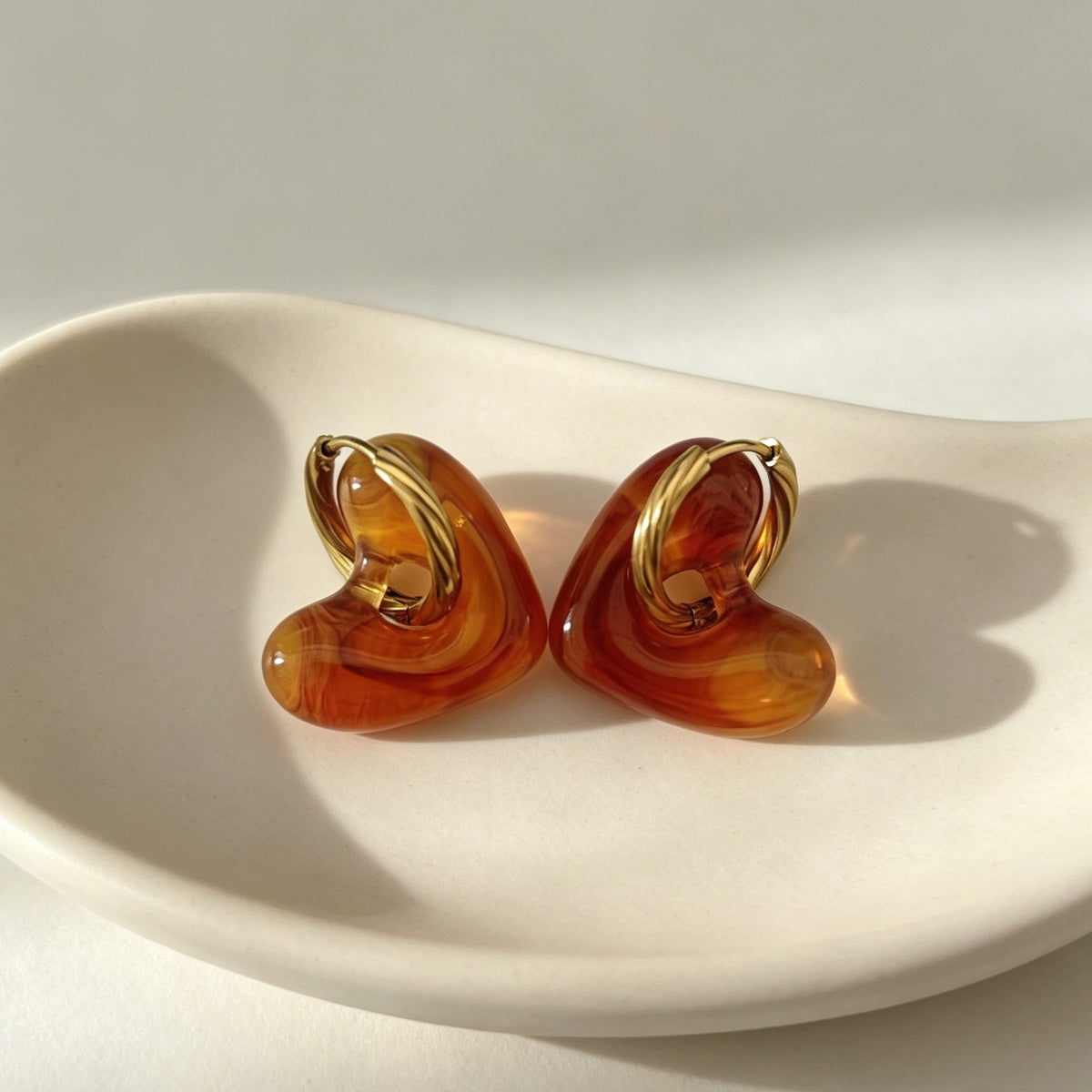 18k Vintage Marbled Resin Heart Huggie Earrings