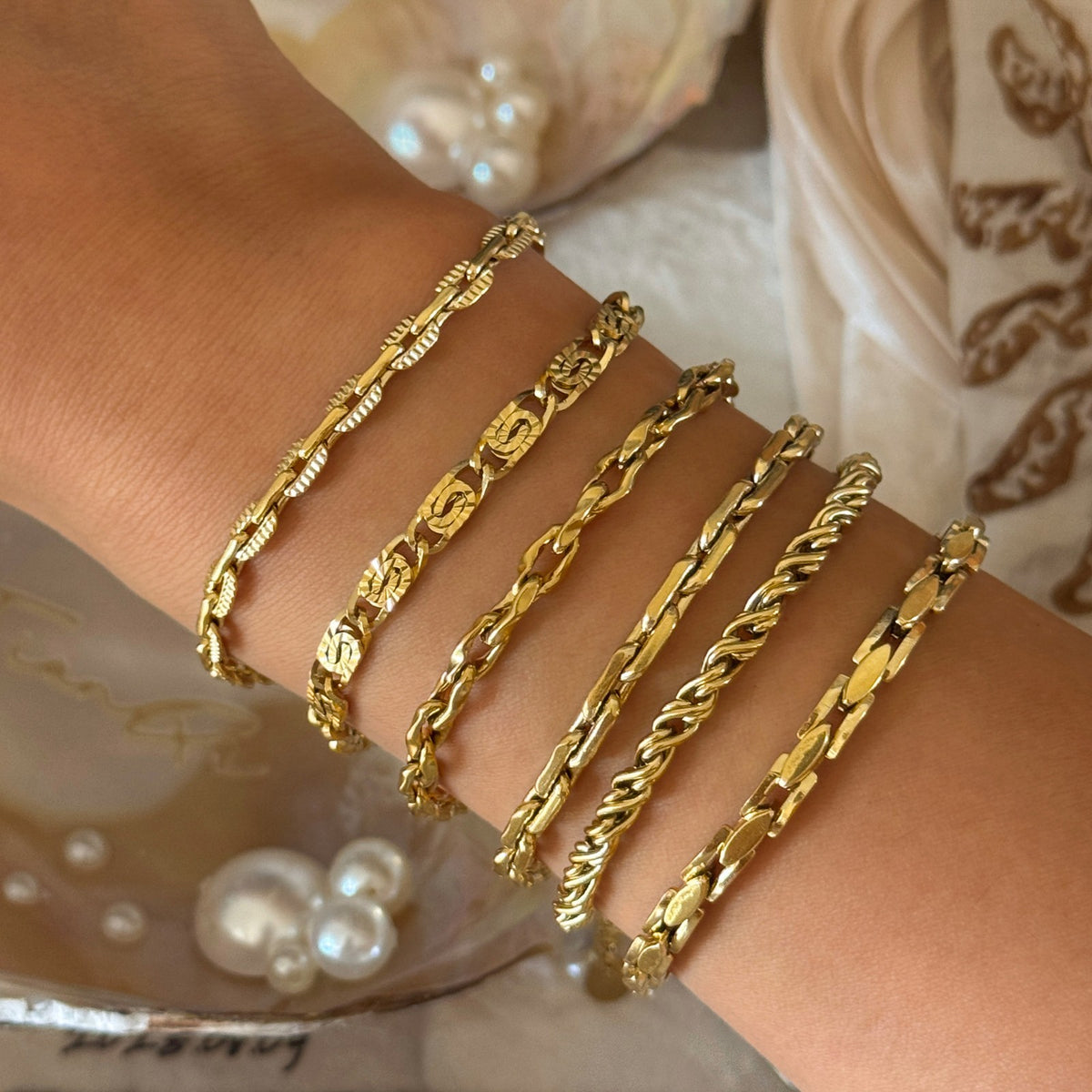 18k Vintage Mixed Link Bracelet Set