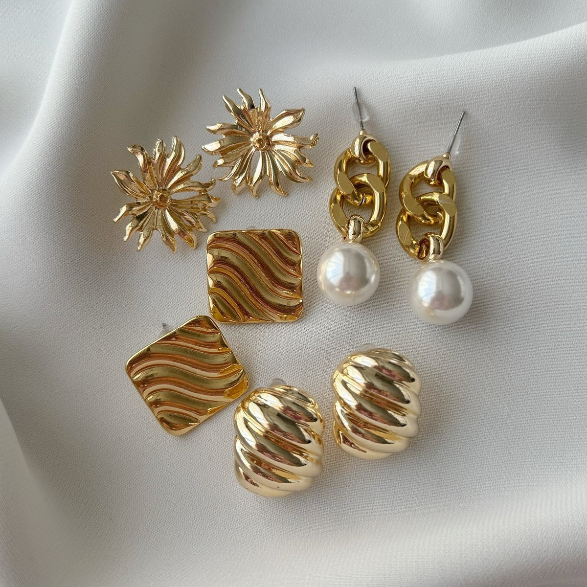 Classy Textured Floral & Geometric Earring Set