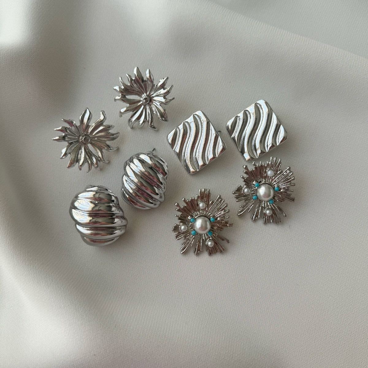 Classy Textured Floral & Geometric Earring Set