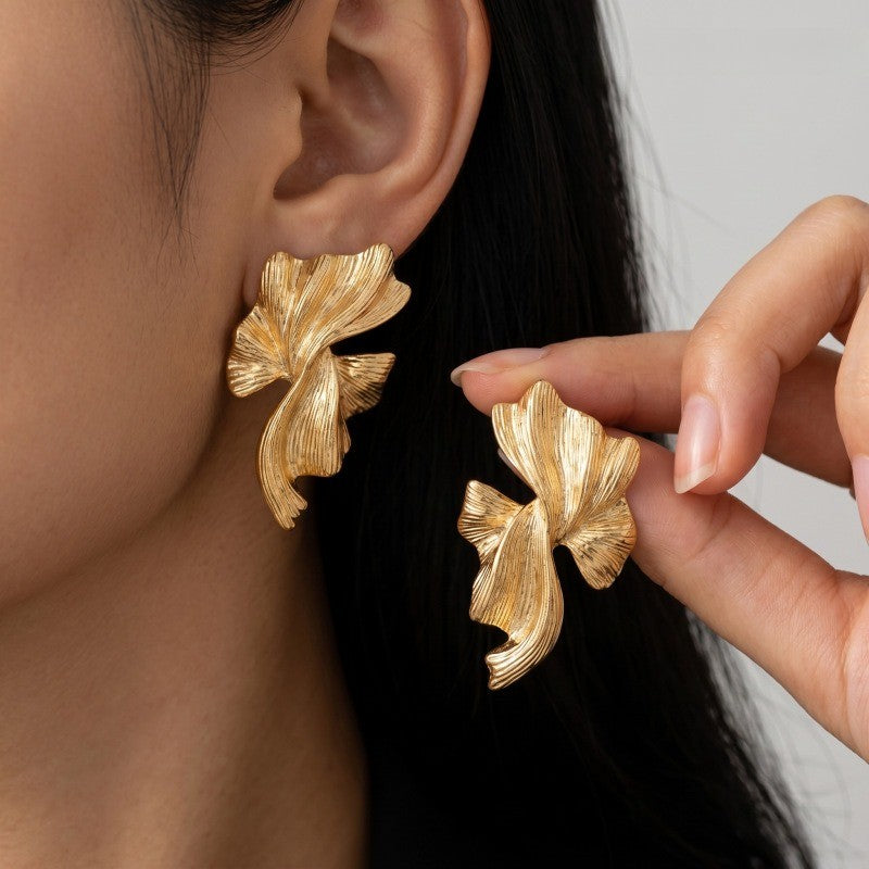 Classy Textured Ginkgo Leaf Statement Earrings