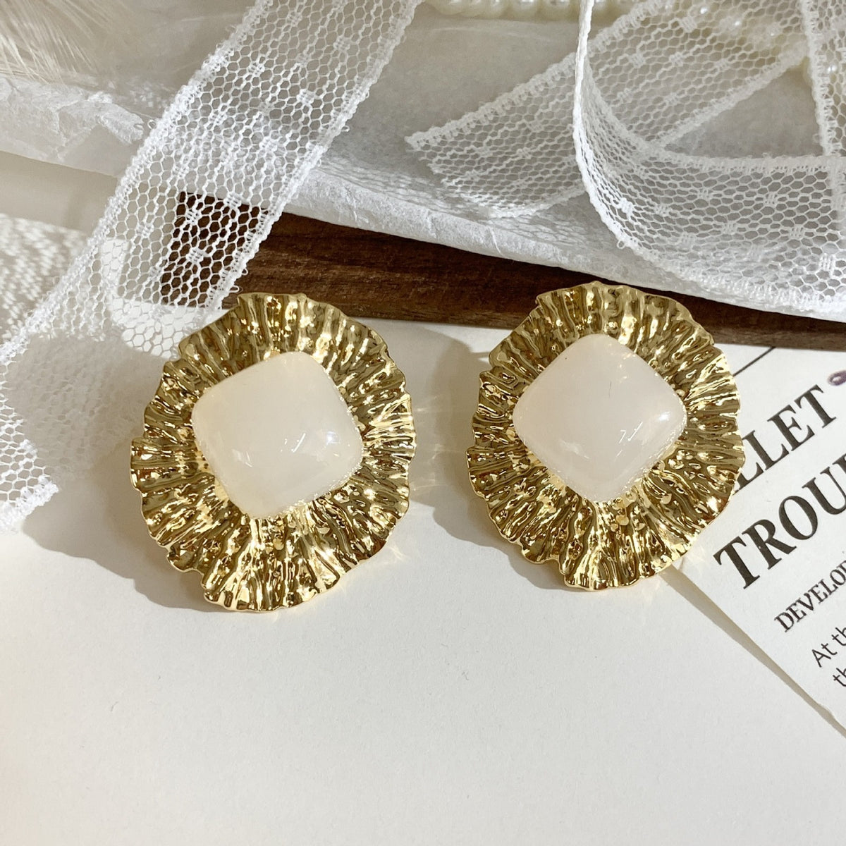 Classy Vintage Geometric Resin Stud Earrings