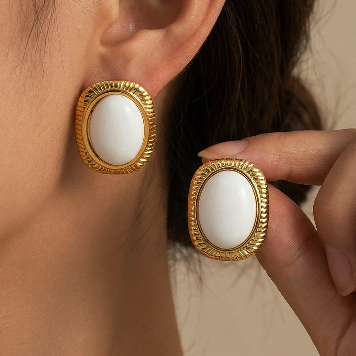 18k Classy Vintage Oval Resin Stud Earrings