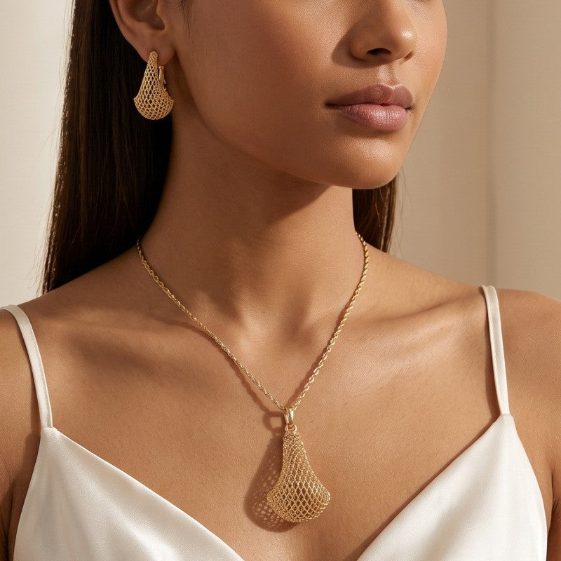 Classy Woven Mesh Teardrop Necklace & Earring Set