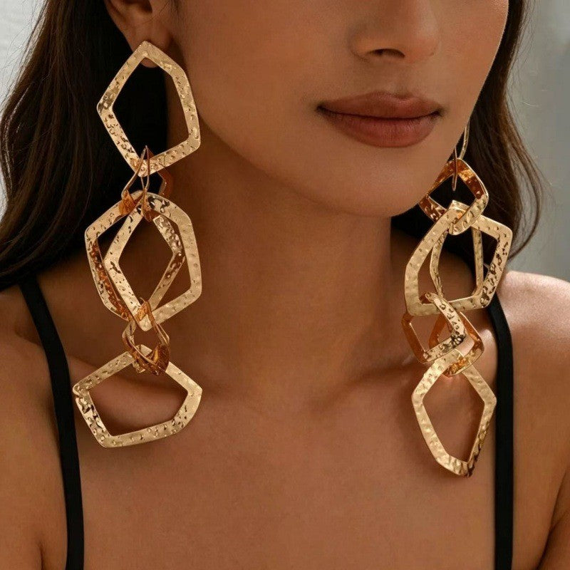 Classy Hammered Geometric Link Earrings