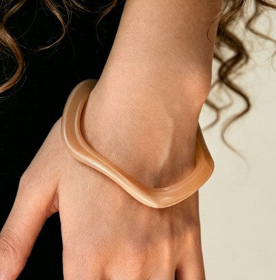 Classy Multi-Tone Wavy Resin Bangle Set