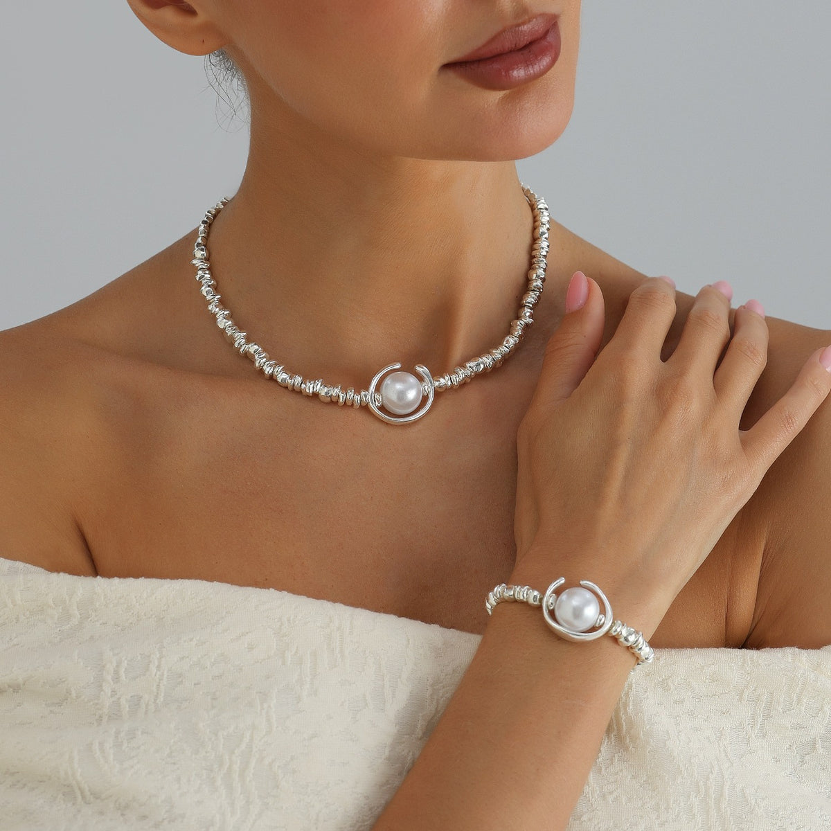 Classy Irregular Beaded Pearl Necklace & Bracelet Set