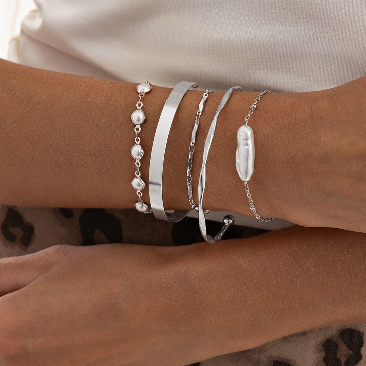 Classy Faux Pearl and Geometric Bangle Bracelet Set