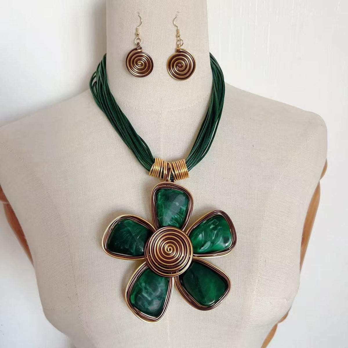 Vintage Woven Shell Flower Necklace & Earring Set
