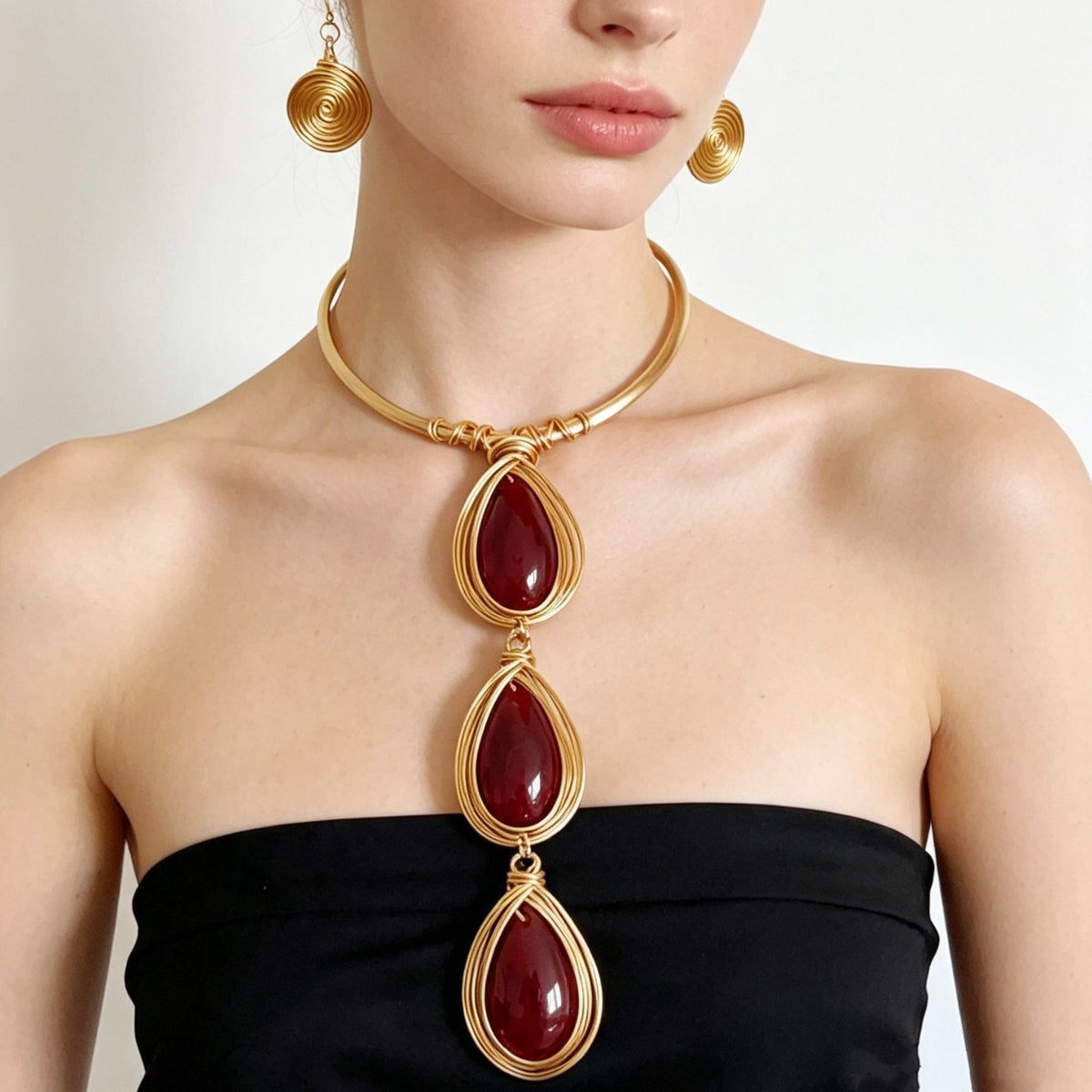 Classy Amber Teardrop Collar Necklace & Earring Set