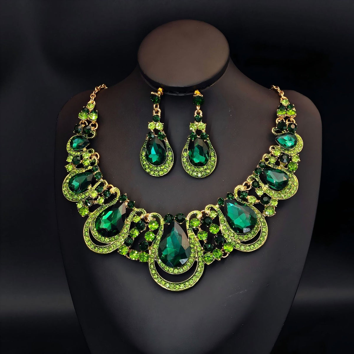 Classy Blue Teardrop Necklace & Earring Set
