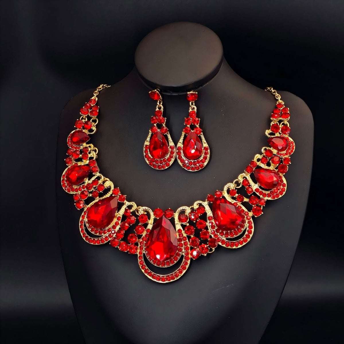 Classy Blue Teardrop Necklace & Earring Set