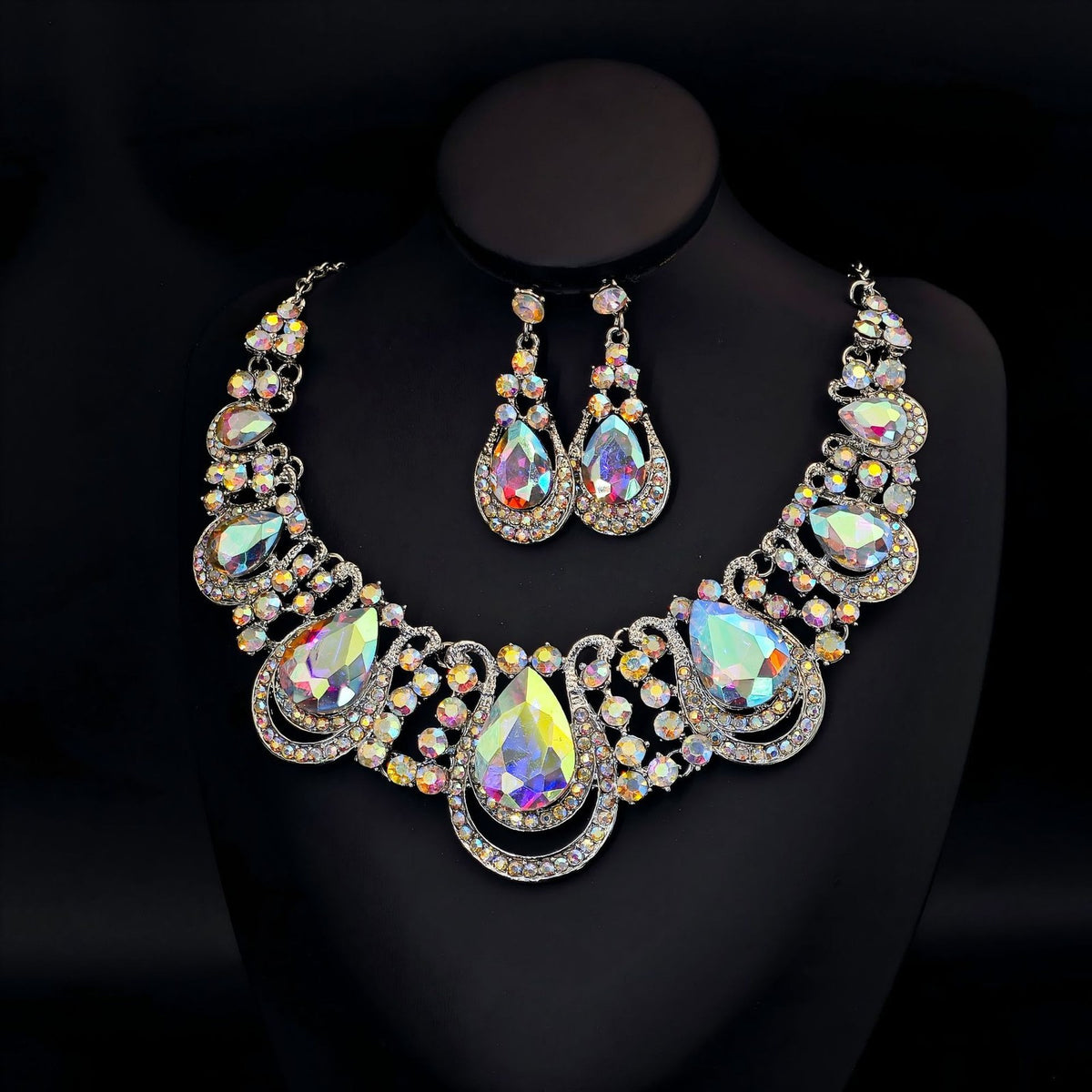 Classy Blue Teardrop Necklace & Earring Set