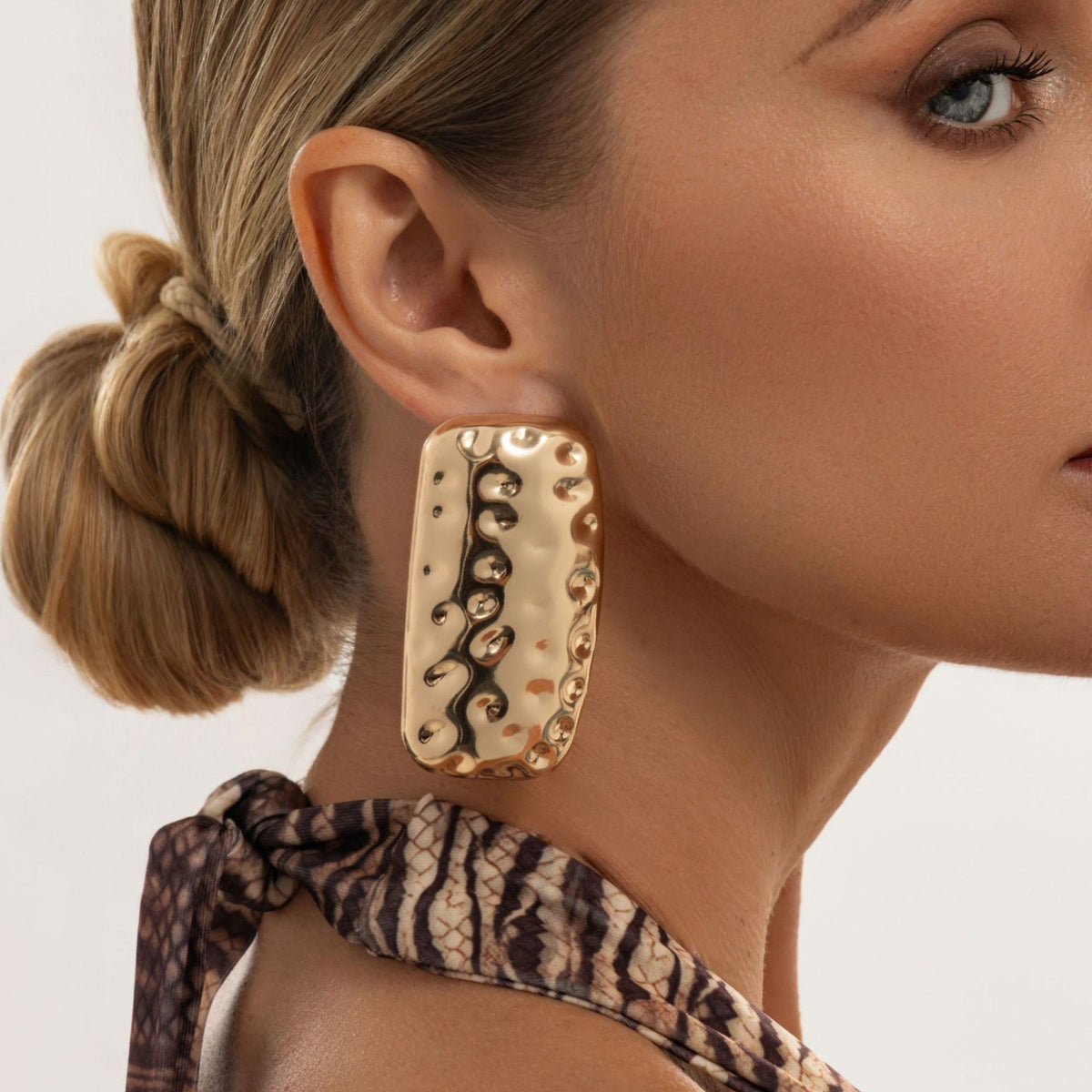 Classy Textured Rectangle Stud Earrings