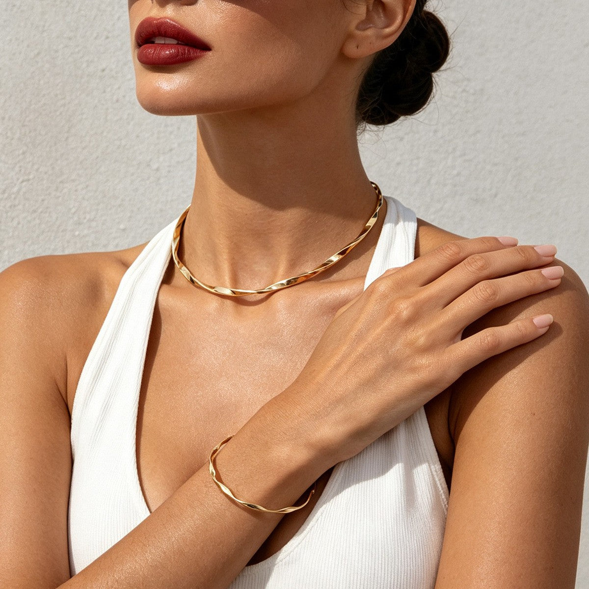 Classy Twisted Collar Necklace & Bangle Set