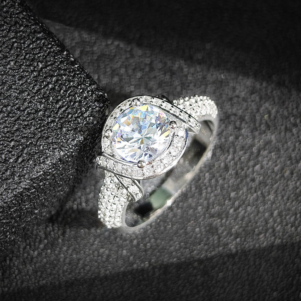 Elegant Round Halo Zircon Ring