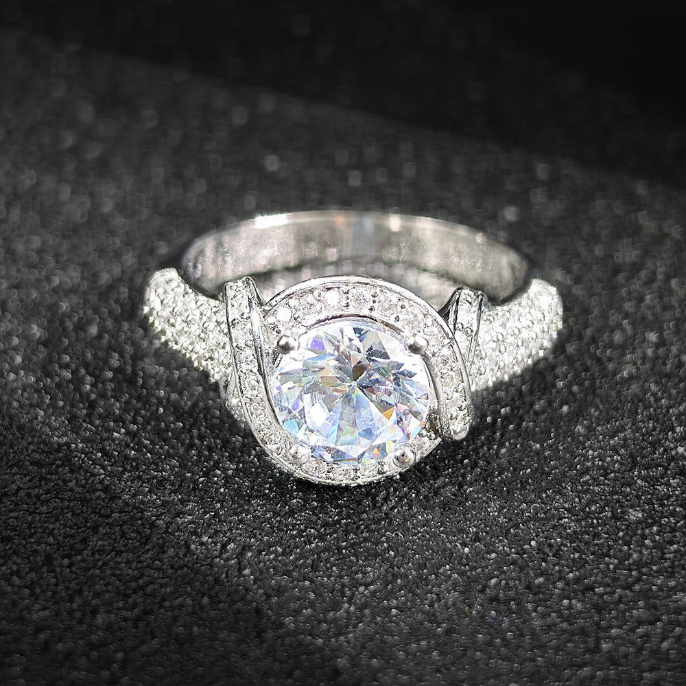 Elegant Round Halo Zircon Ring