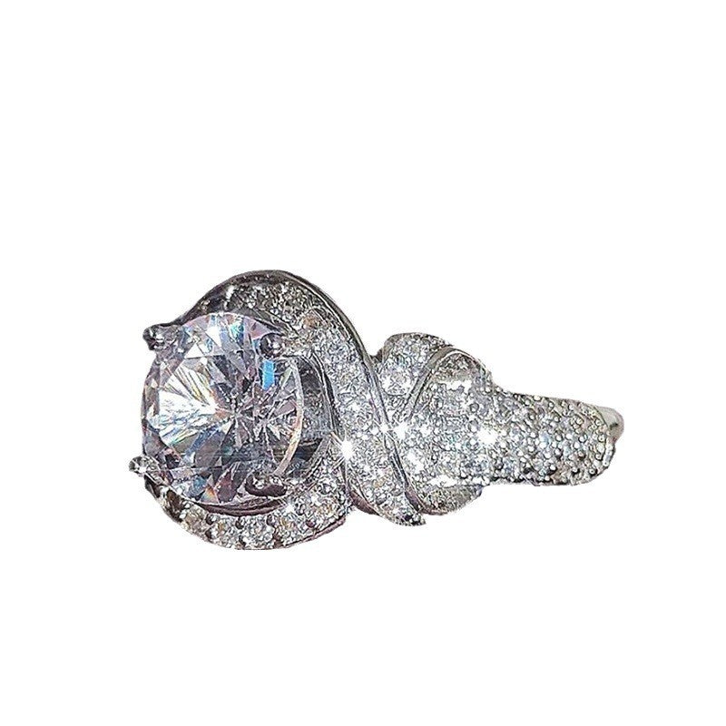 Elegant Round Halo Zircon Ring