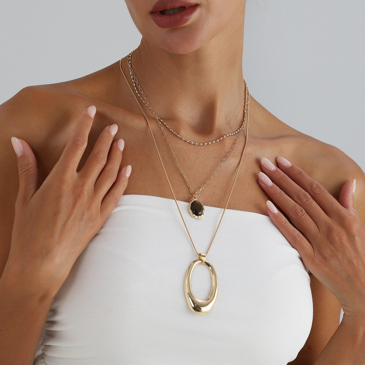 Classy Layered Oval Pendant Necklace