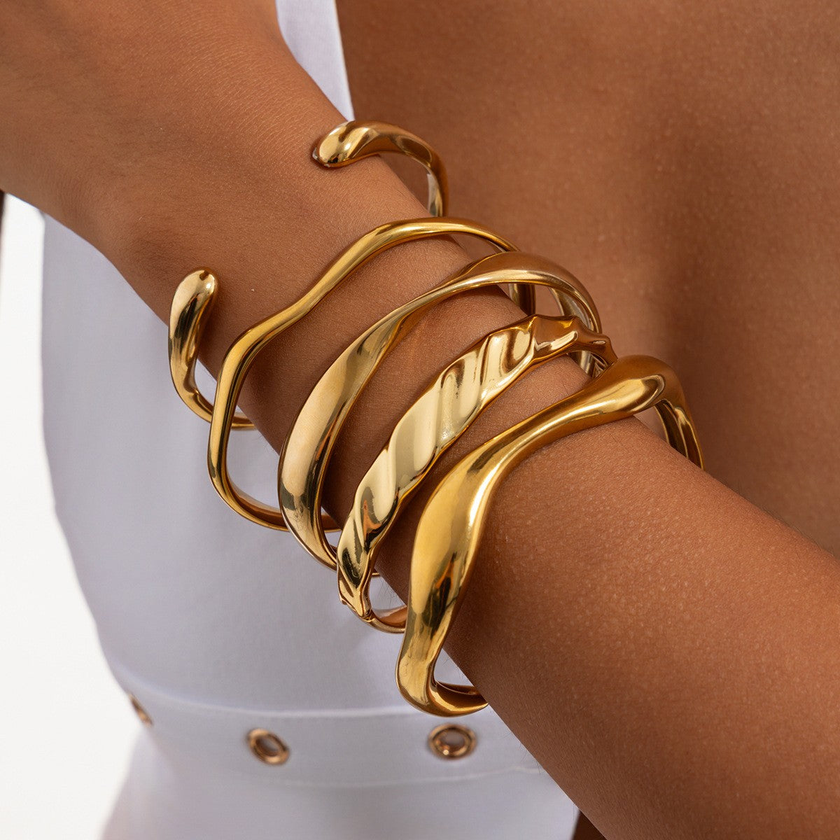 Classy Sculptural Wave Open Cuff Bracelet