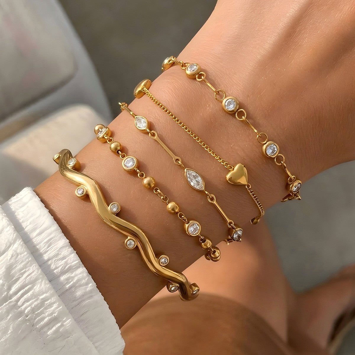 5pc Classy Wavy & Heart Bracelet Set