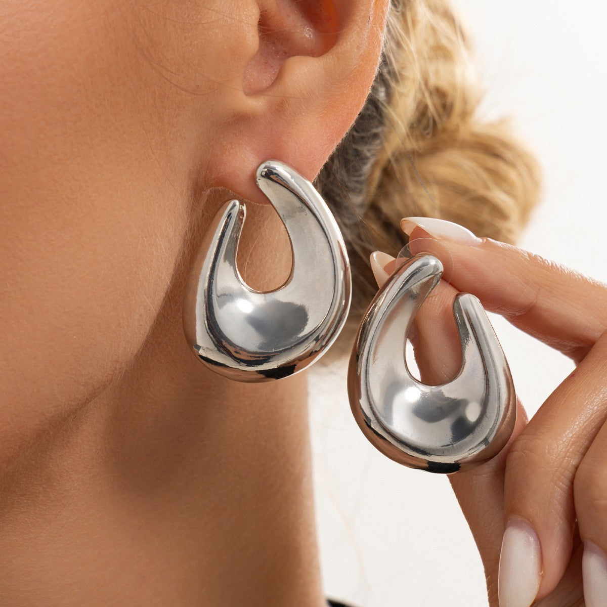 Classy Polished U-Shaped Hoop Earrings
