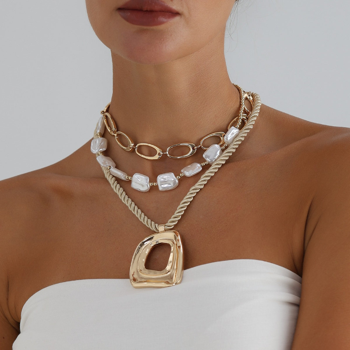Classy Layered Faux Pearl Geometric Necklace