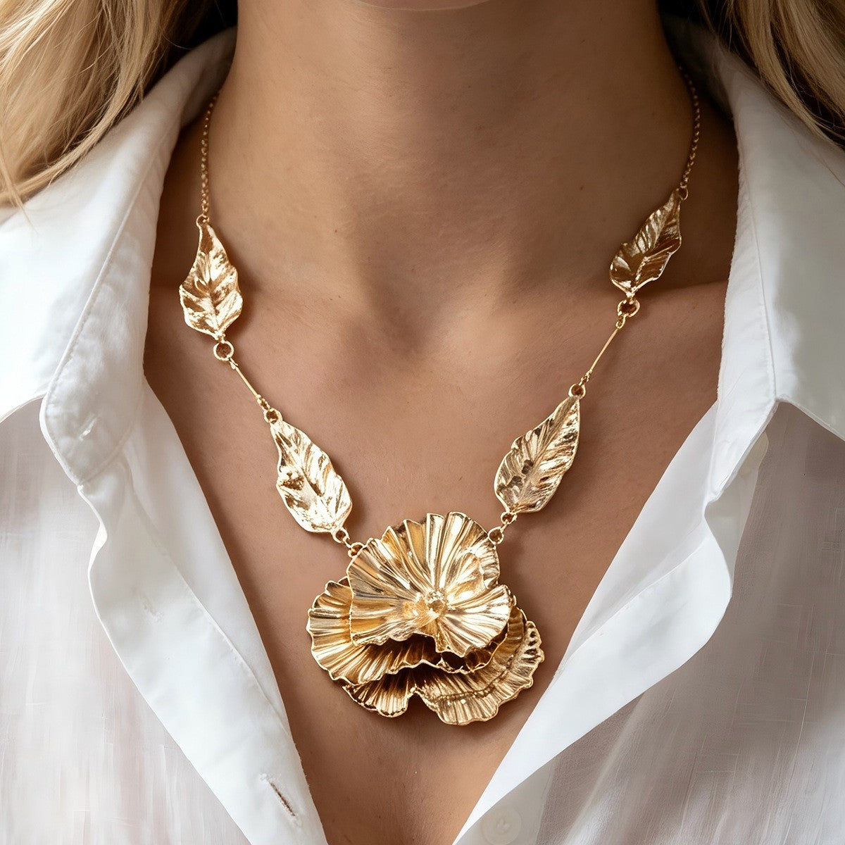 Classy Textured Floral Leaf Statement Necklace