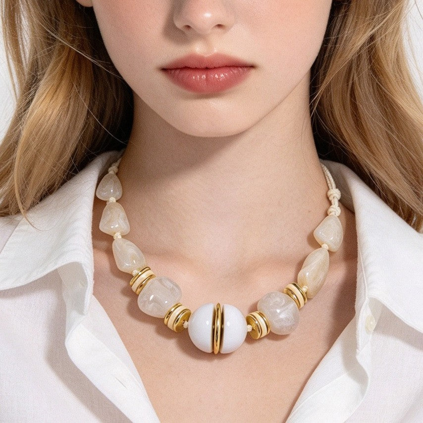 Vintage White Geometric Resin Collar Necklace