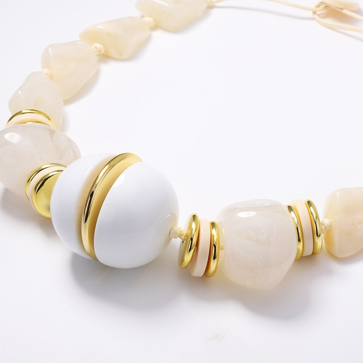Vintage White Geometric Resin Collar Necklace