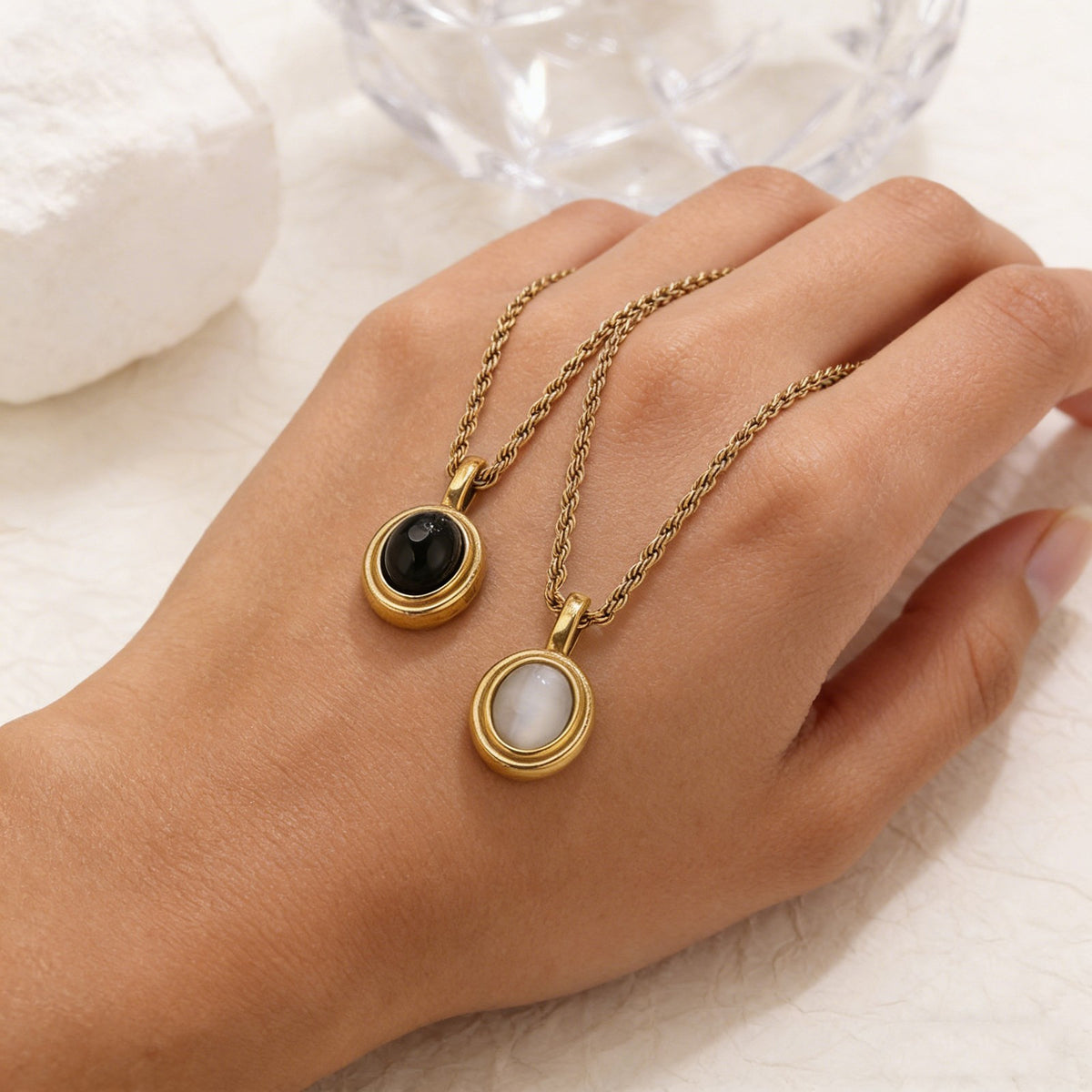 18k Classy Oval Cat's Eye Necklace