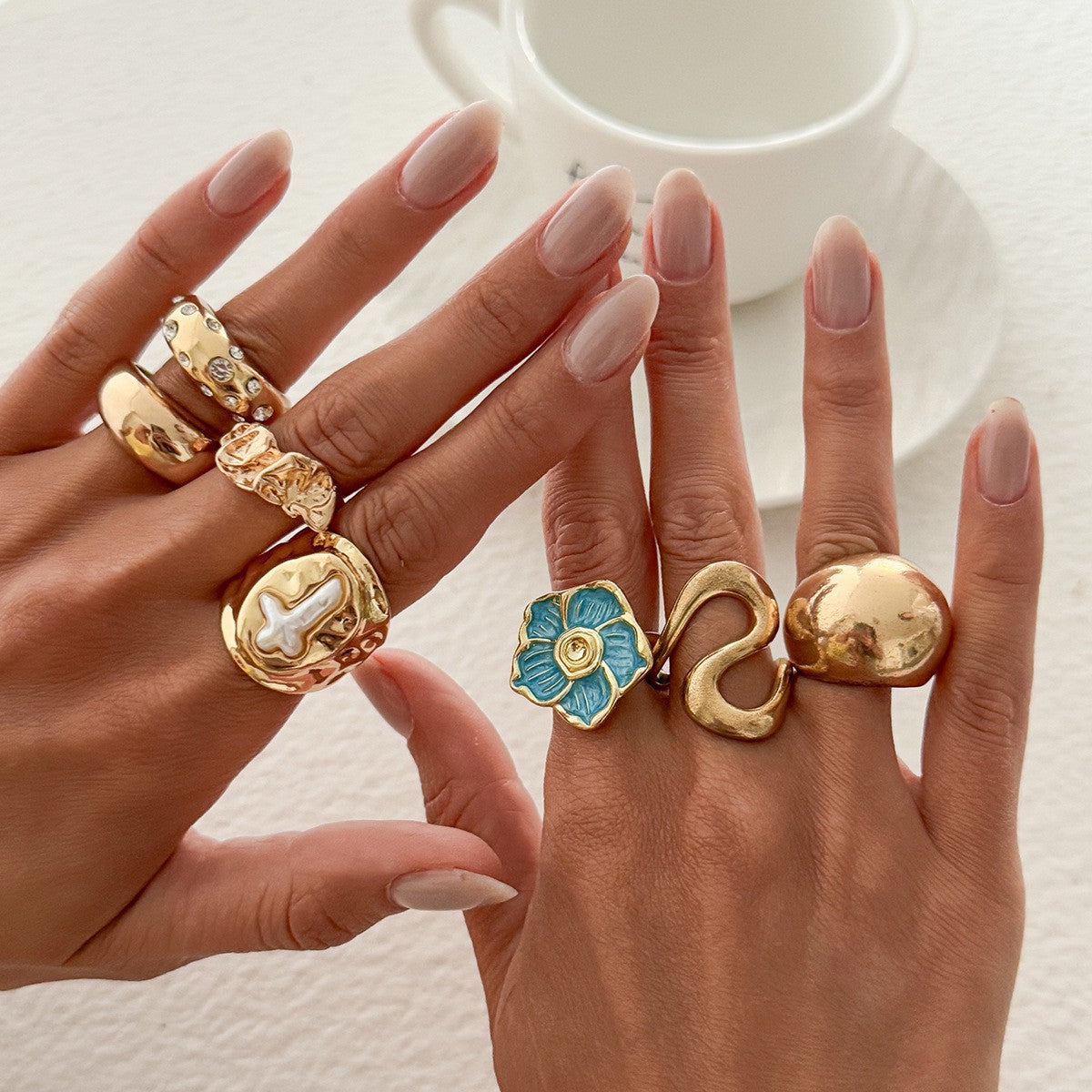 Classy Enamel Flower & Liquid Metal Ring Set